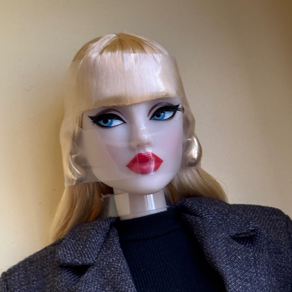 Defa Lucy Series 1 Icon Model 1.5 NRFB Articulated Jointed Blonde Fashion Doll